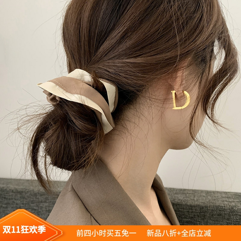 【迷度】韩国法式时尚高级感字母D耳环耳扣耳圈百搭简约冷淡风潮