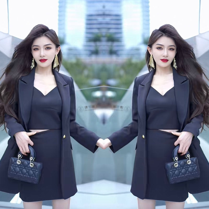 西装外套+吊带背心+短裙三件套