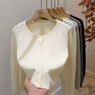 韩系漂亮早秋小上衣针织衫女开衫麻花外套春秋复古毛衣短款上衣
