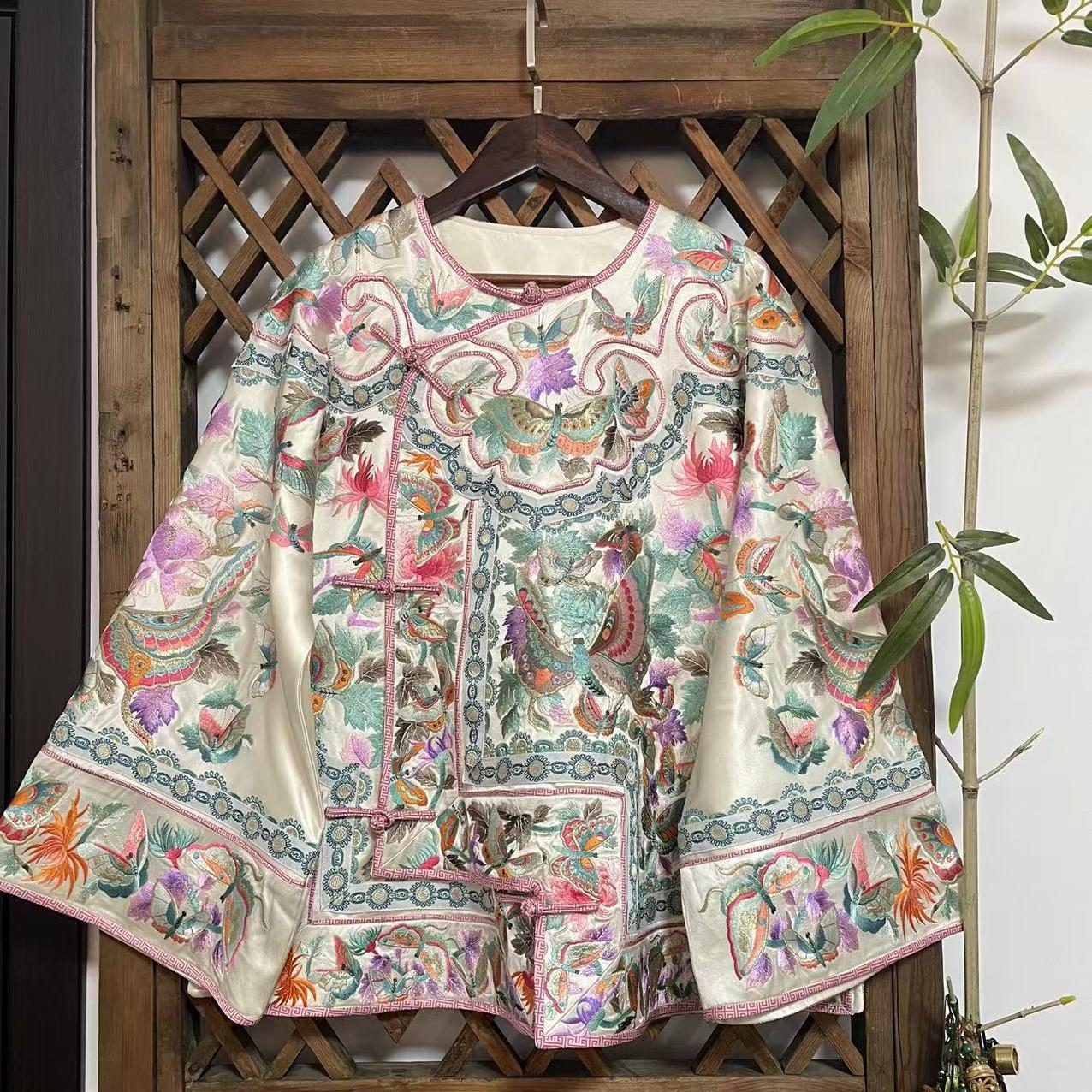 百蝶衣重工刺绣斜襟盘扣上衣