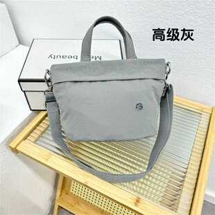 佰斯图高品质女包轻便简约手提包气质时尚斜挎包防水出行小包包