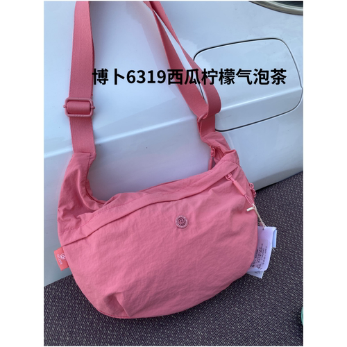 新款时尚单肩包斜挎包轻便防水