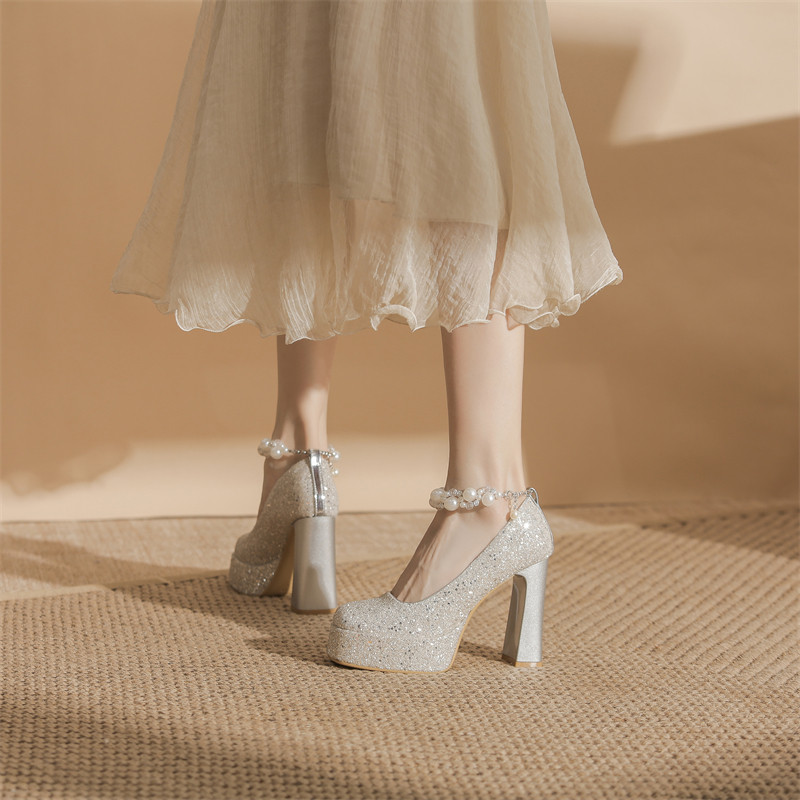 小个子银色高跟鞋婚鞋配婚纱女一字扣防水台厚底单鞋年会不累脚