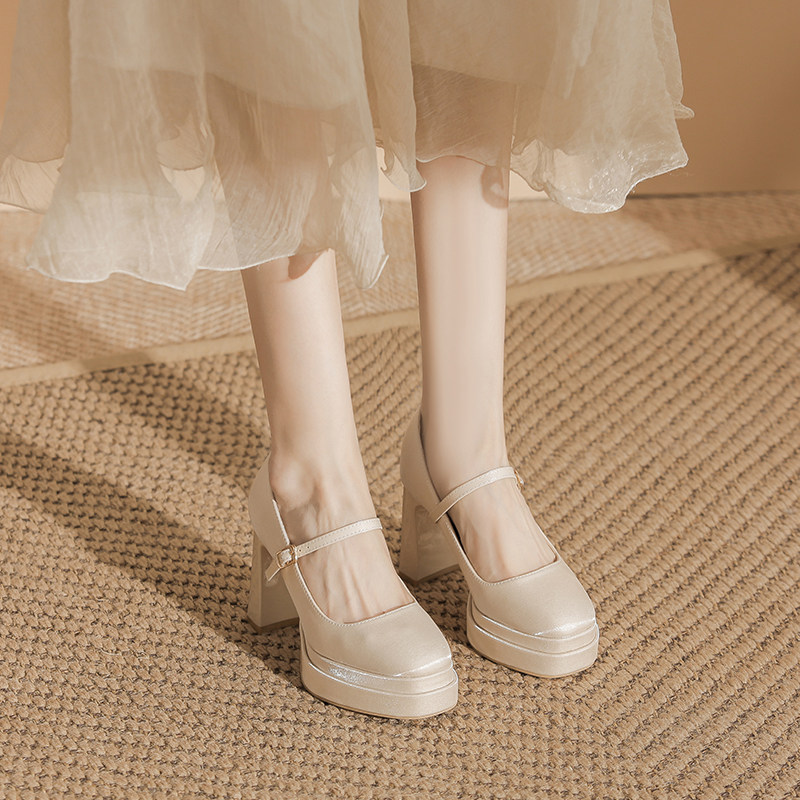 香槟色婚鞋神器主婚纱小个子厚底防水台粗跟不累脚高跟鞋女配裙子