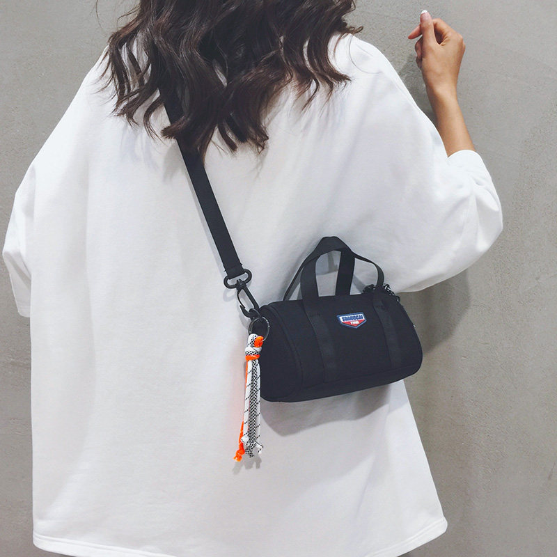 黑色简约帆布包女士小包包2026新款手提手拎包休闲百搭手机斜挎包