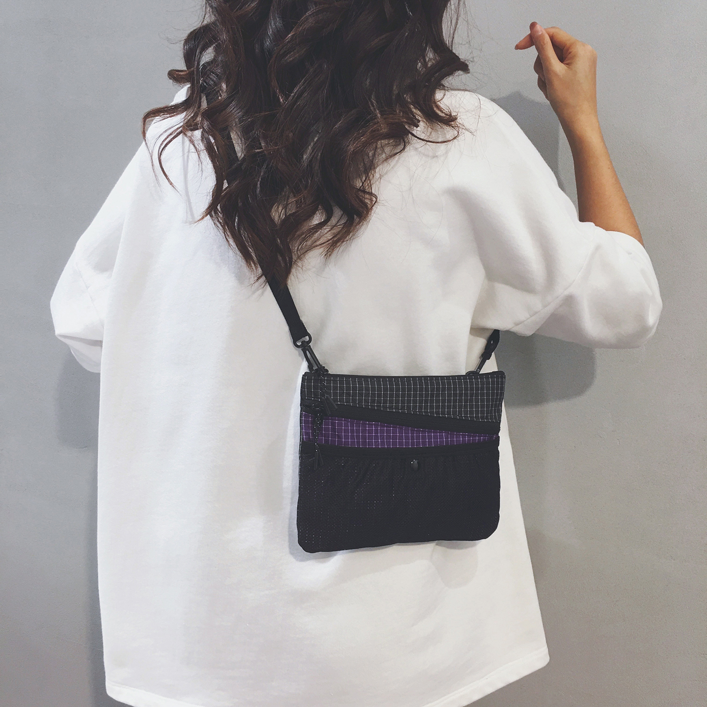 玲澜户外轻便防水帆布斜挎小方包