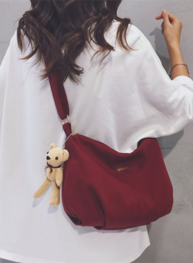 酒红色高级感帆布包女上班通勤单肩包休闲饺子包大学生上课斜挎包