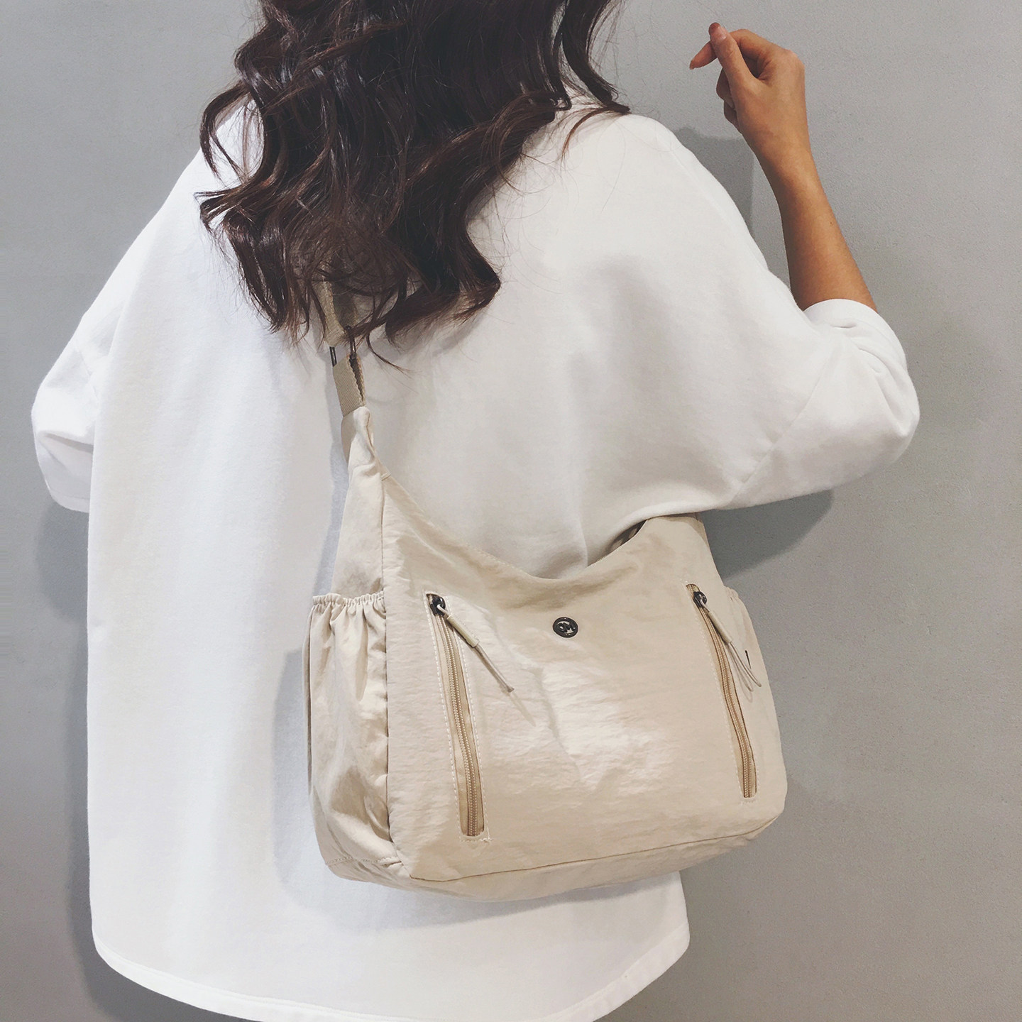 玲澜五色简约时尚帆布斜挎饺子包