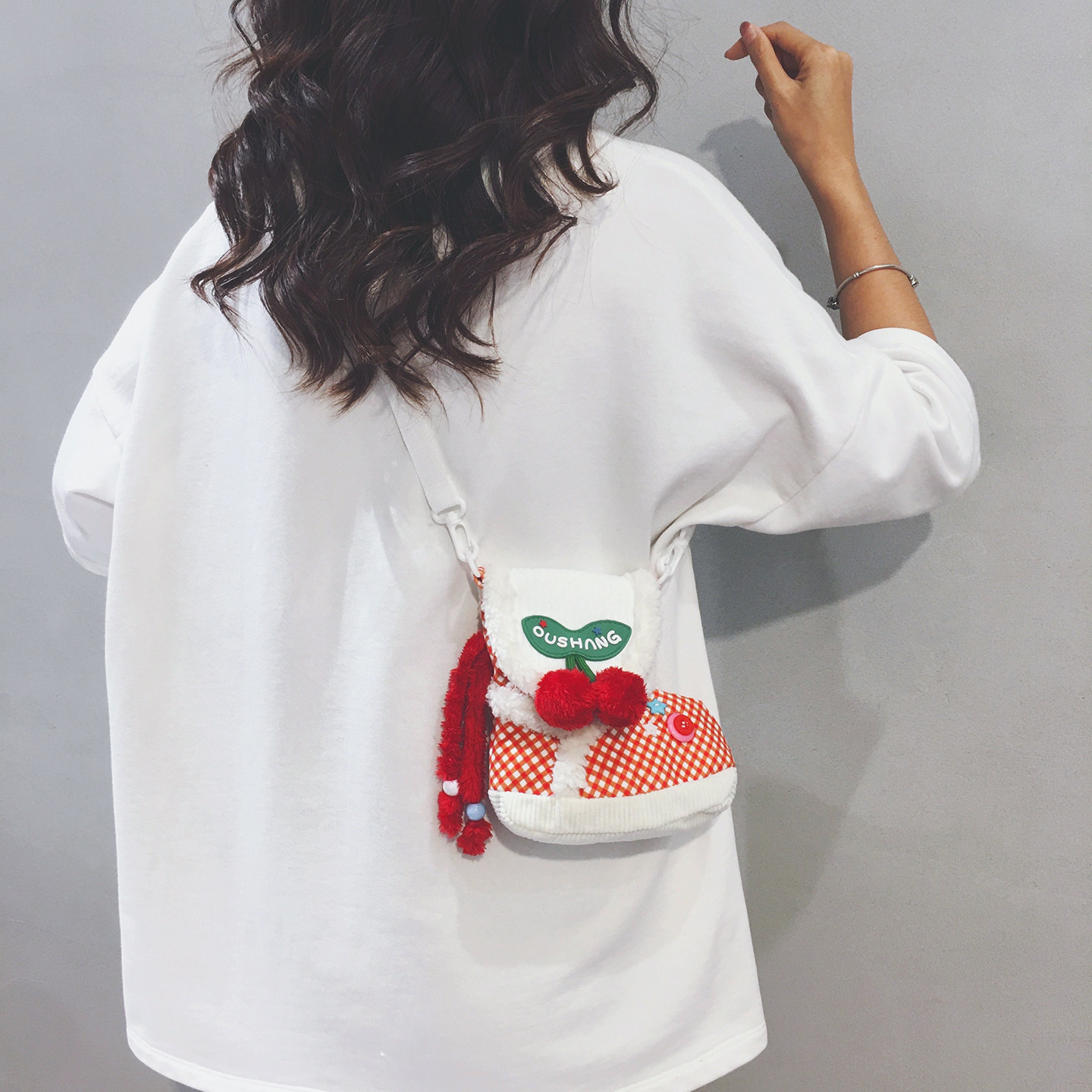 创意设计靴子型迷你包女2025冬新款儿童卡通可爱小众手机斜挎小包