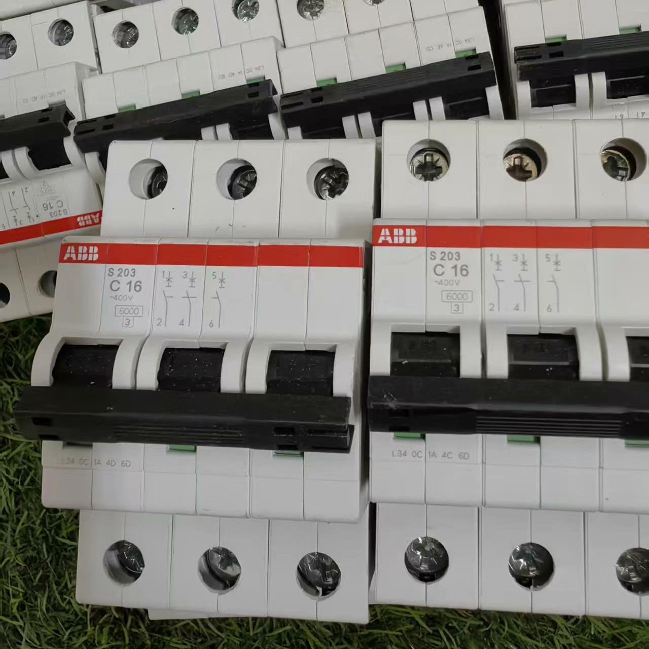 刚拆机  S 203 C16空气开关