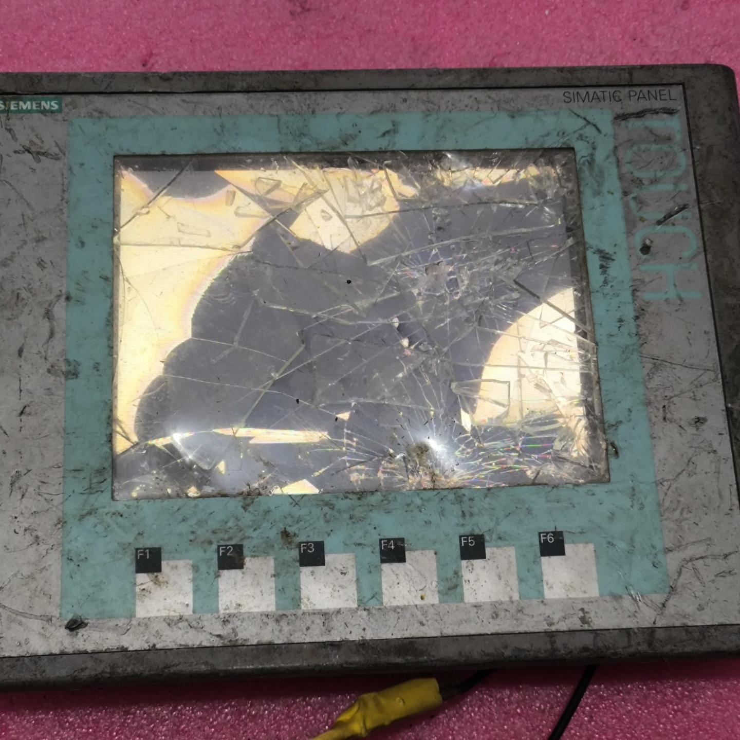 触摸屏6AV6 647-0AC11-3AX0