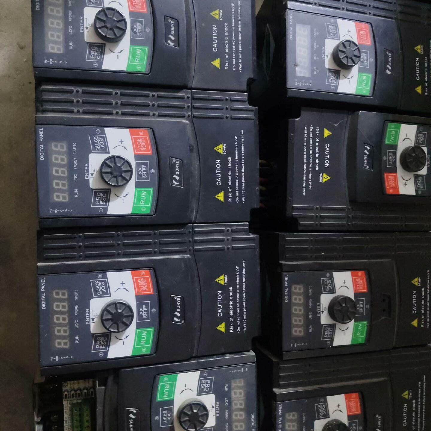 日业变频器5.5KW CM530H-4T5R5G 380V