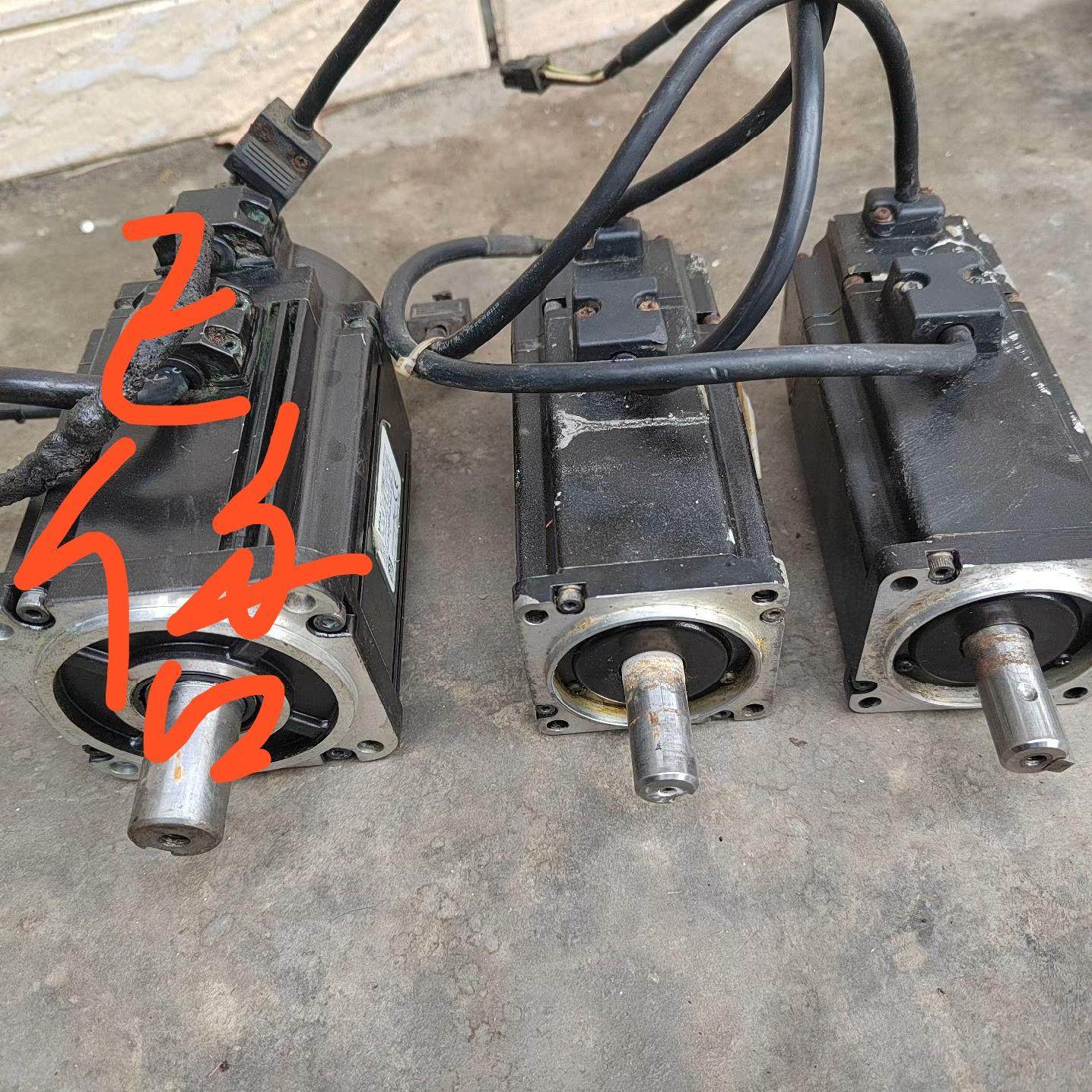 拆机台达伺服电机3台：（ECM-E2M-C10807RS0