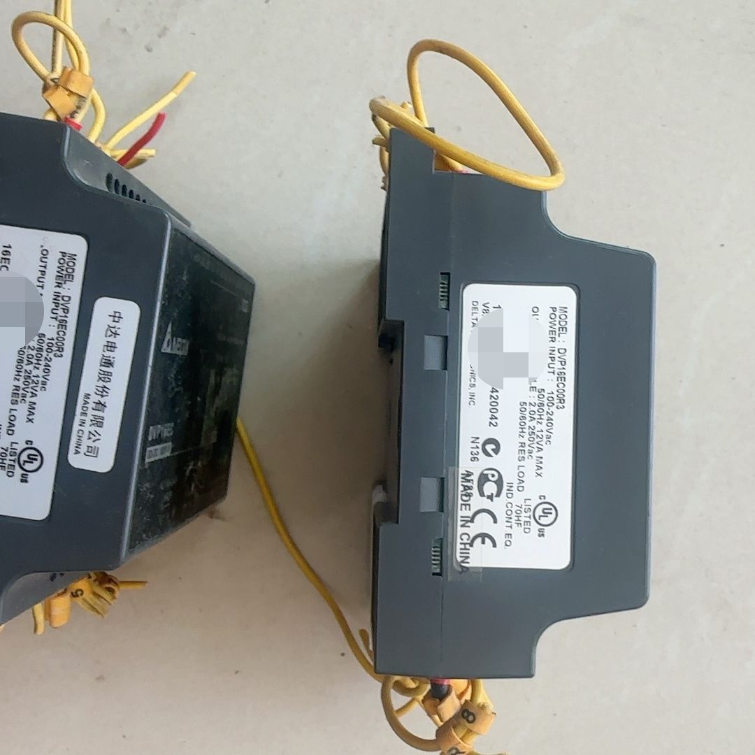 台达PLC  DVP16EC00R3  两台