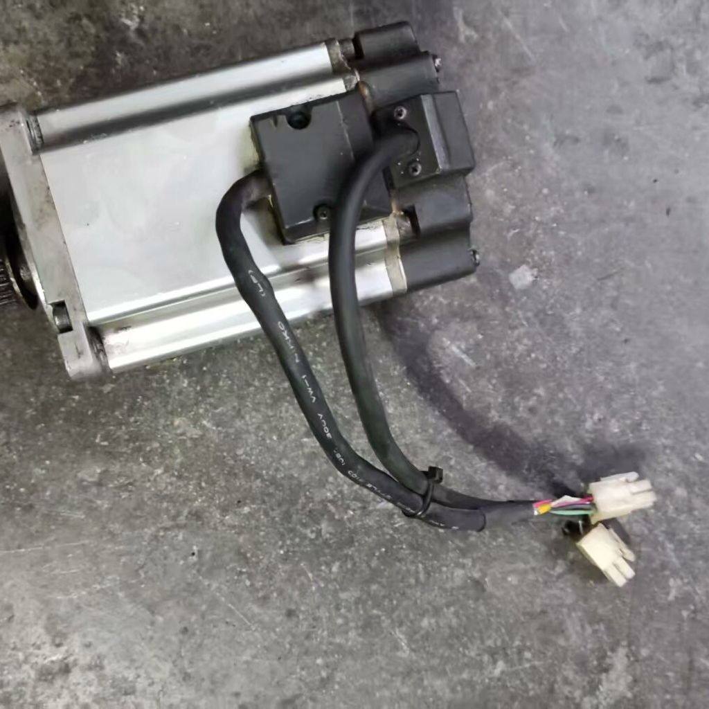 伺服电机 确保拆机下来的 型号MHMJ082P1A