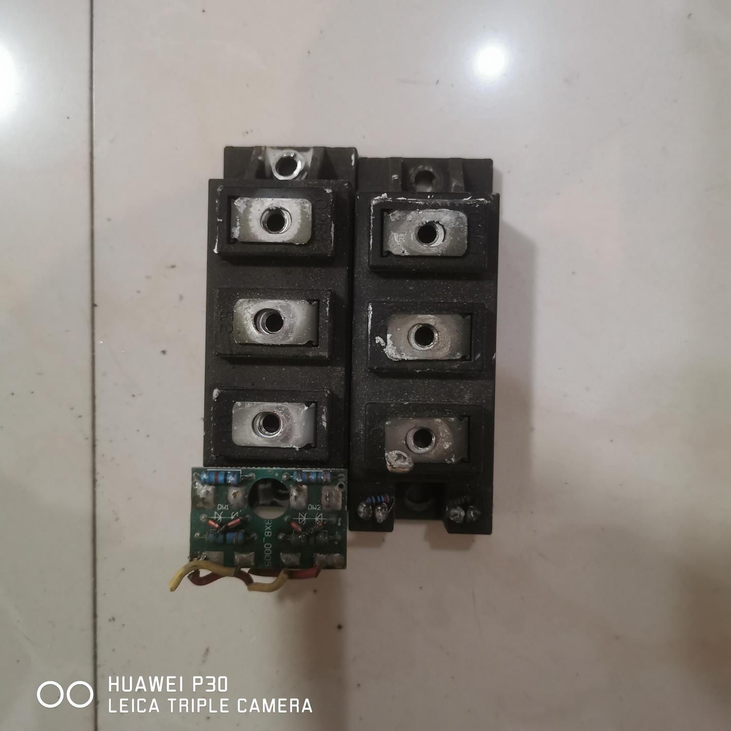 模块2MBI75N-060 实物拍摄 功能正常。两个