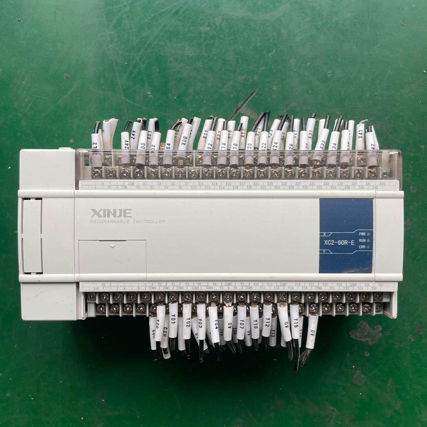 PLC XC2一60R-E、拆机货 成色看图 图为实