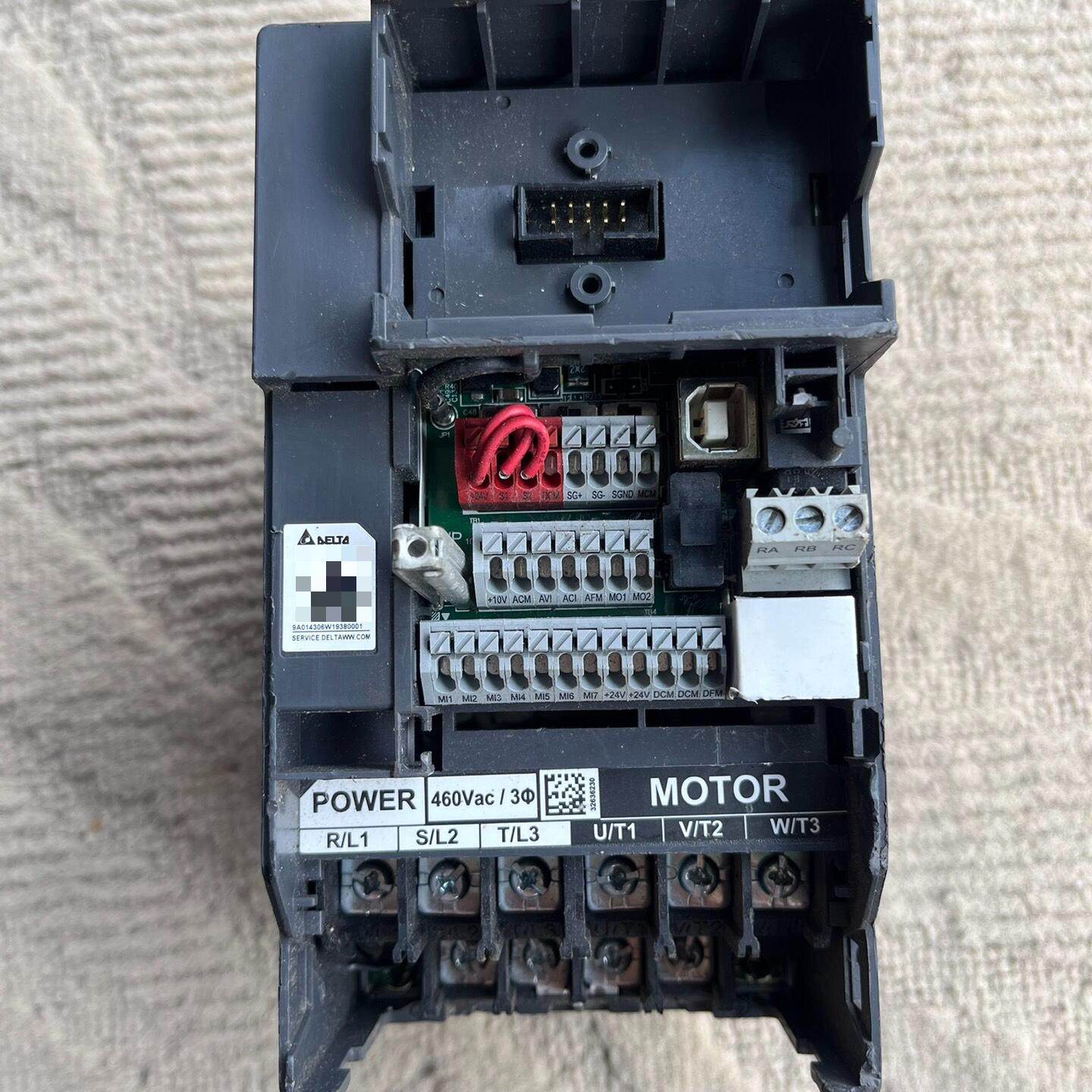 台变频器VFD9A0MS43ANSHA3.7KW