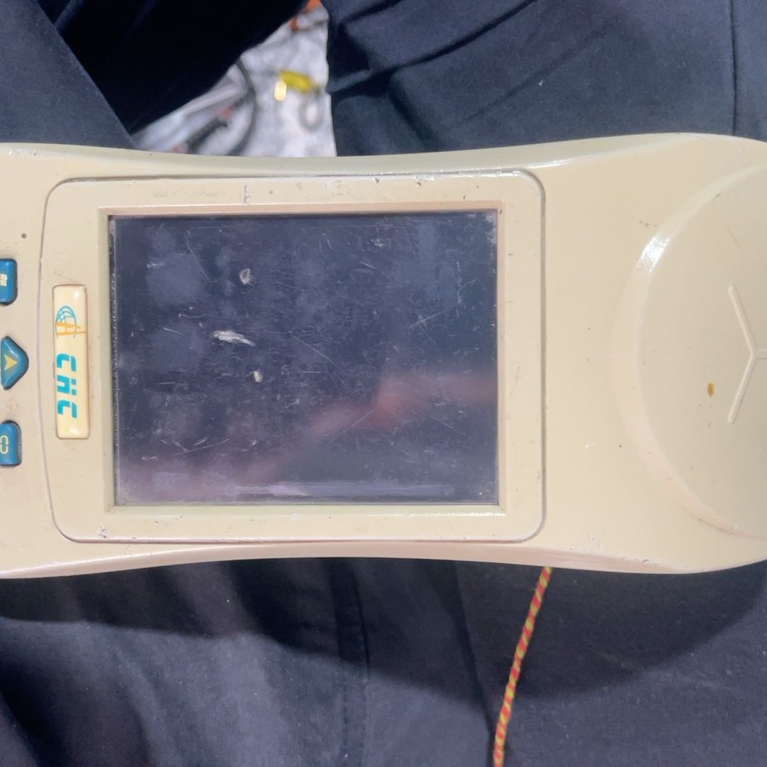 华测CHC+LT400M手簿 成色一般 开机正常！无电池 包