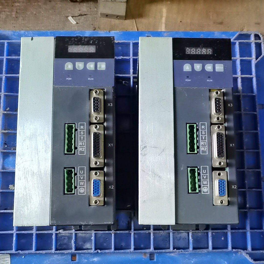 深圳斯威特800W伺服驱动器 拆机件2台