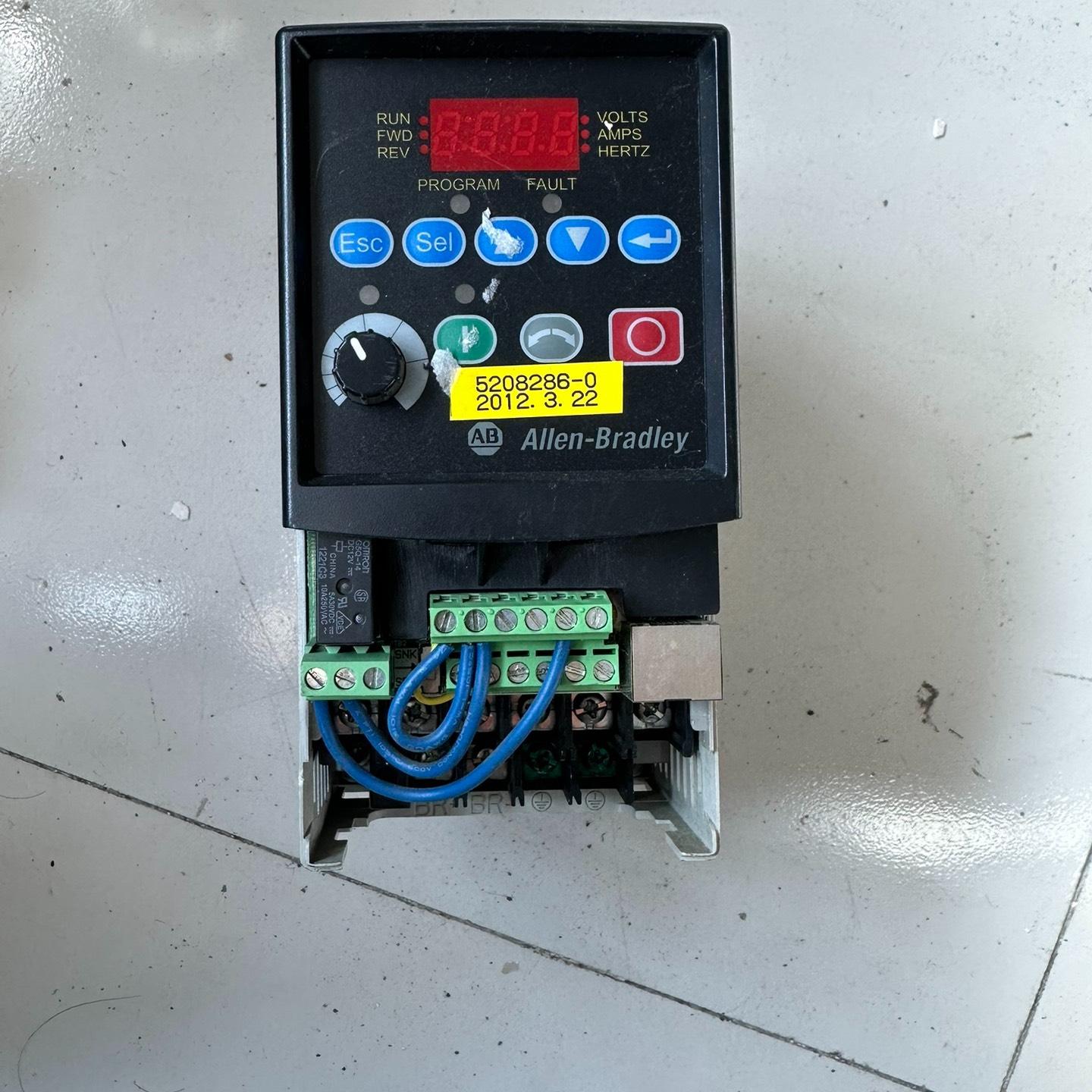 22A-B4P5N104 AB罗克韦尔变频器 注意??！！！