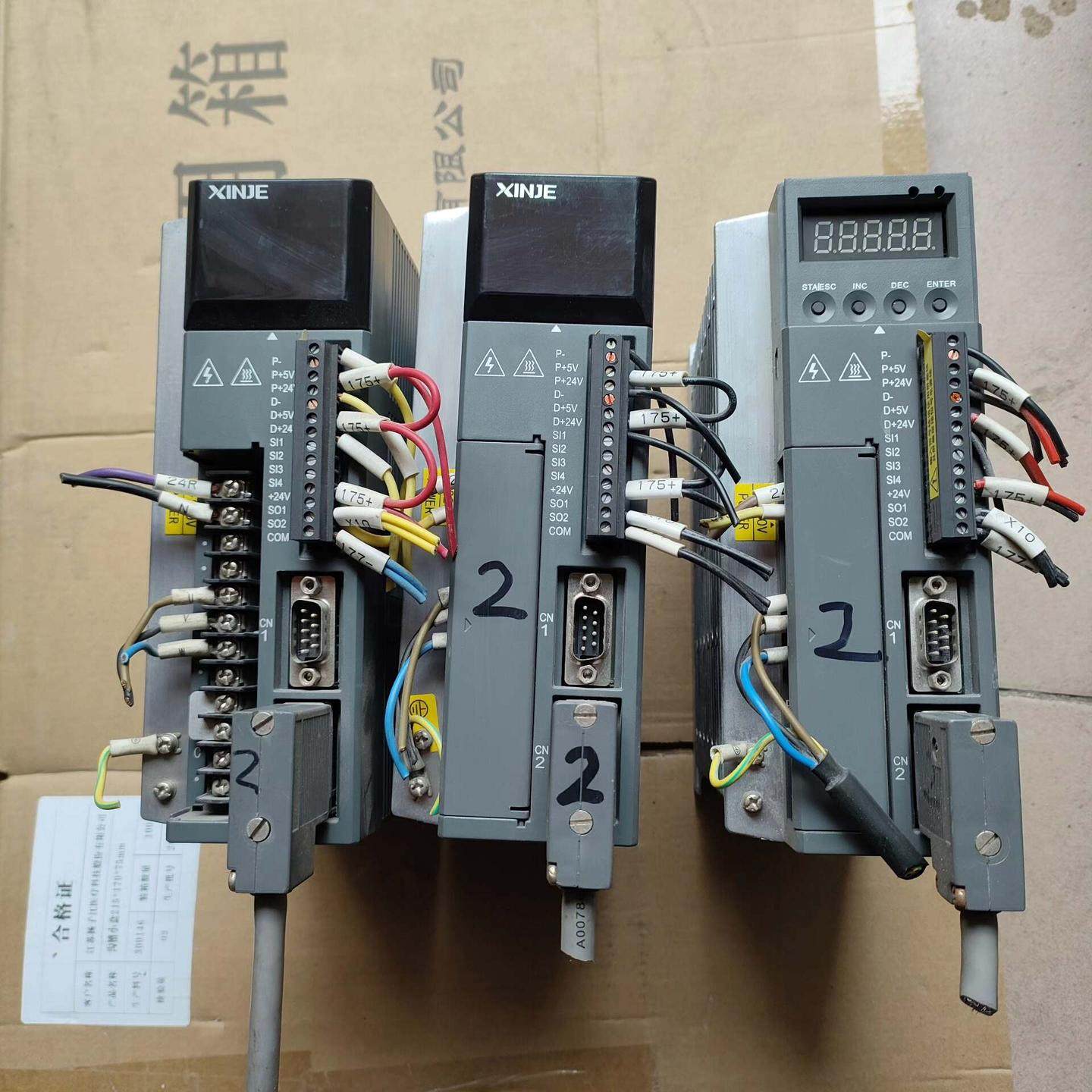 驱动器DS3E-20P4-PFA     0.4KW拆机