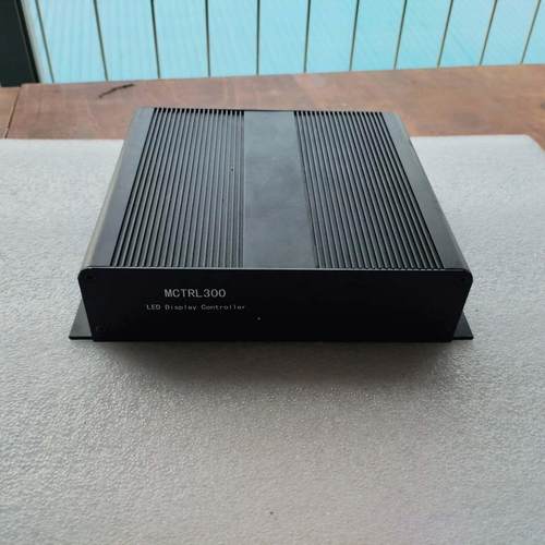 诺瓦MCTRL300发送盒 自定义成色85新。内置MSD30