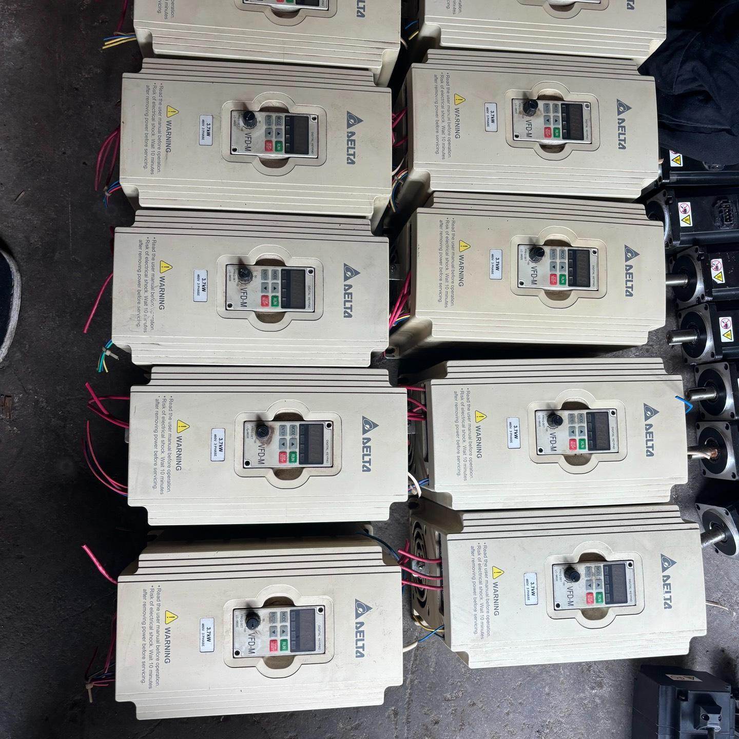 台达变频器3.7kw台达VFD037M43A-T拆机还有九台