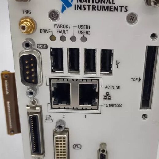 National Instruments PXIe-8133