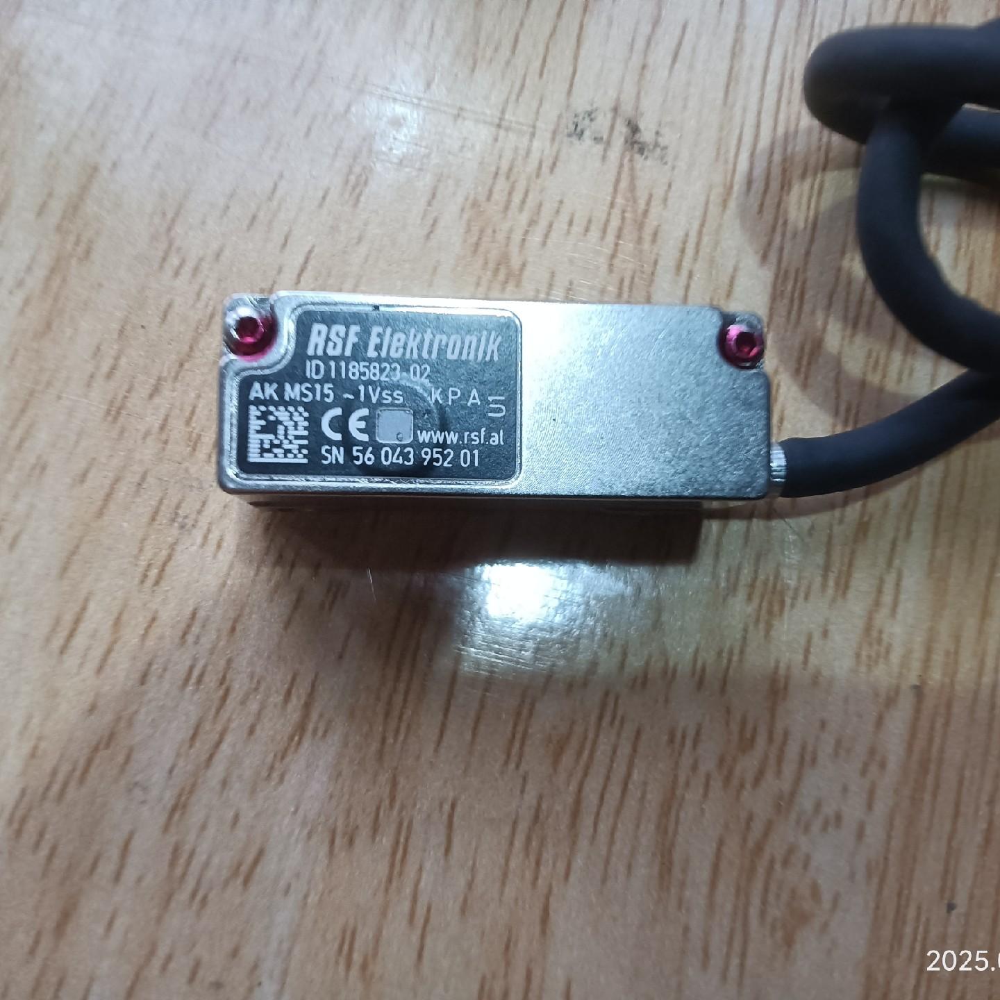 RSF+AKMS15+1Vss光栅尺读头   共四个 实物如