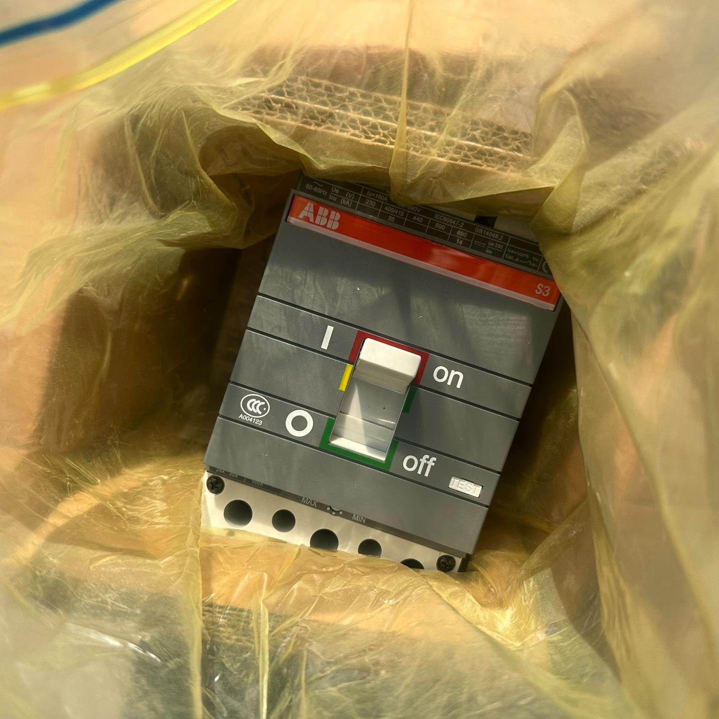 断路器 S3N160 R40 3P