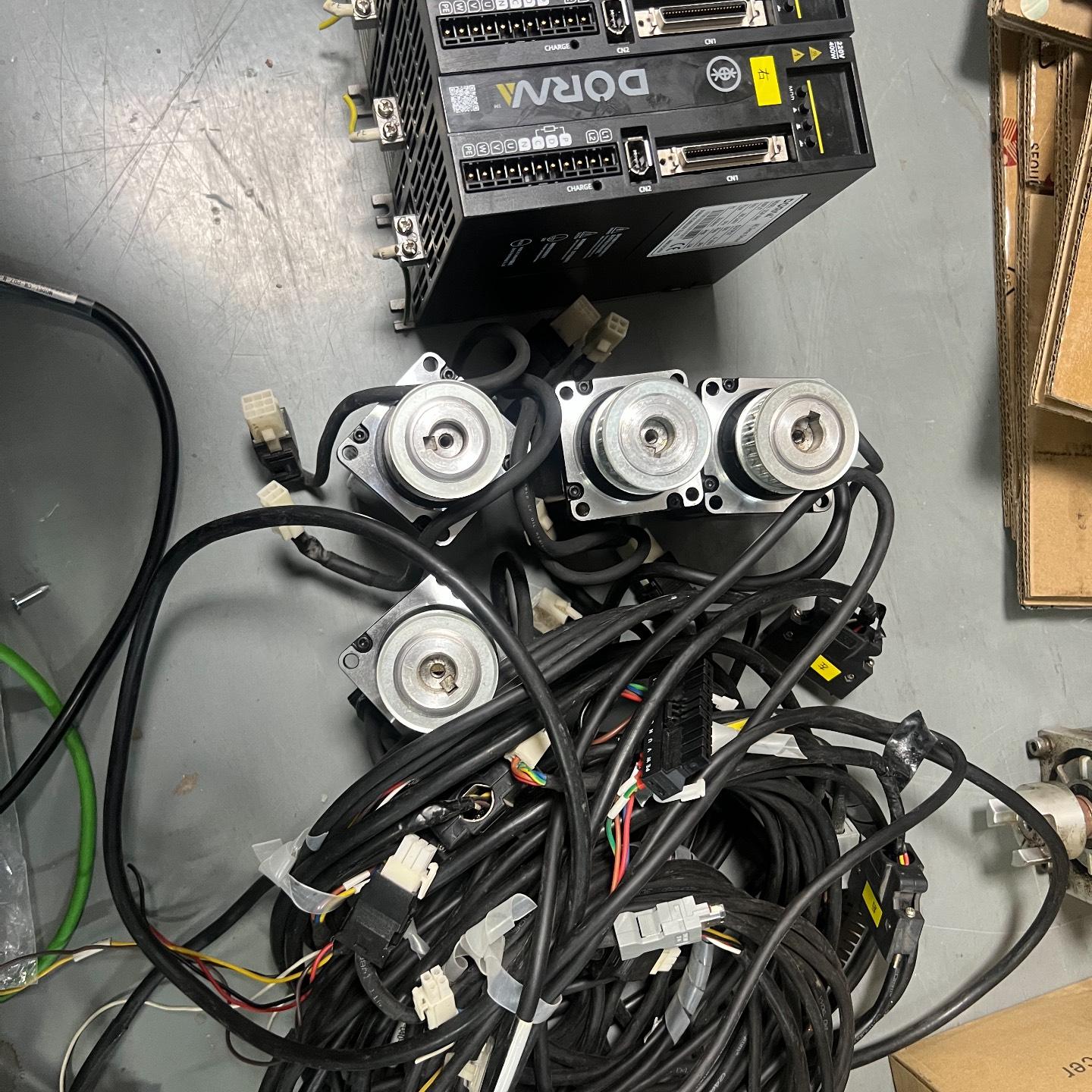 东陵400W伺服驱动器DS2P-04AS 配套电机DM1M-