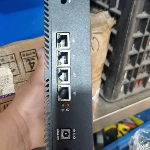 3215u 4网口千兆软路由工控机 成色很好 配置如