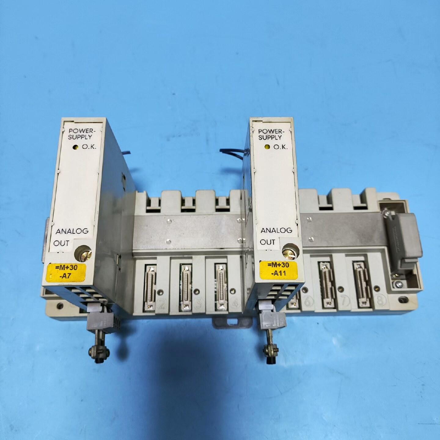 6FC5111－0CA05－0AA0  底座6FC52