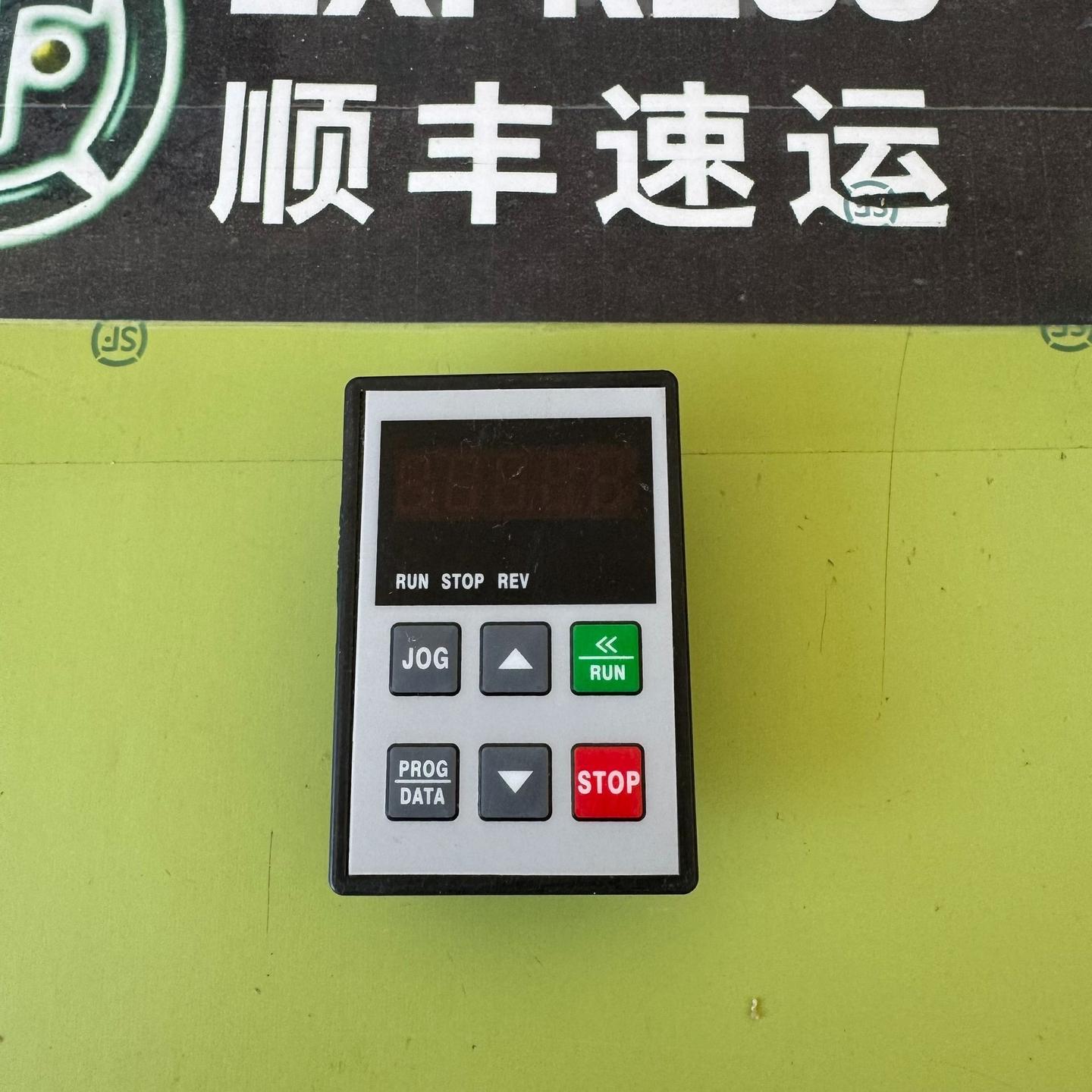 德弗 MB104W  变频器面板