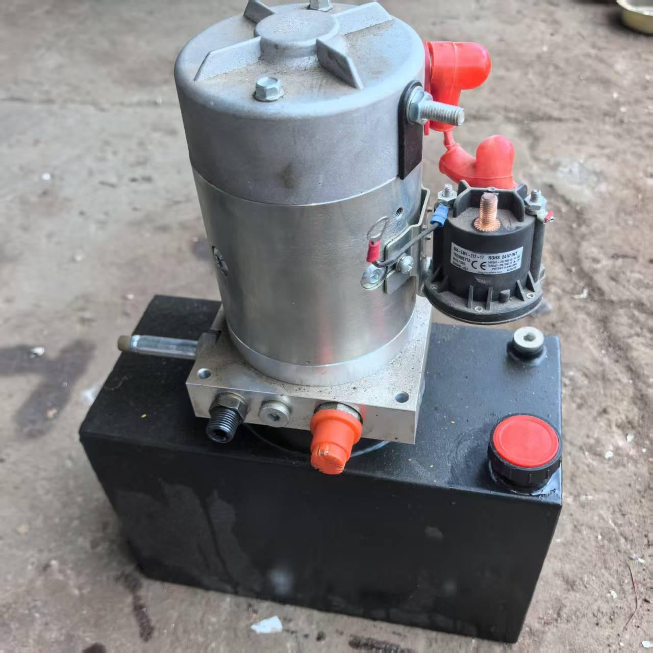 拆机电动堆高叉车出DC24V 750W液压升降马达电