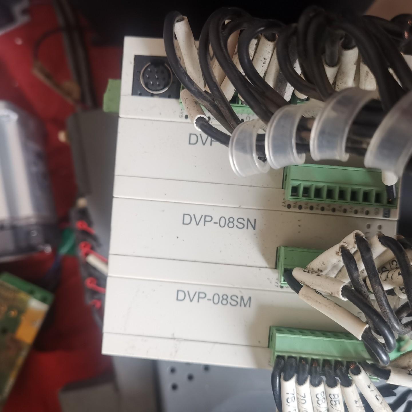 台达PLC  DVP14SS11R2加扩展成色漂亮打包3