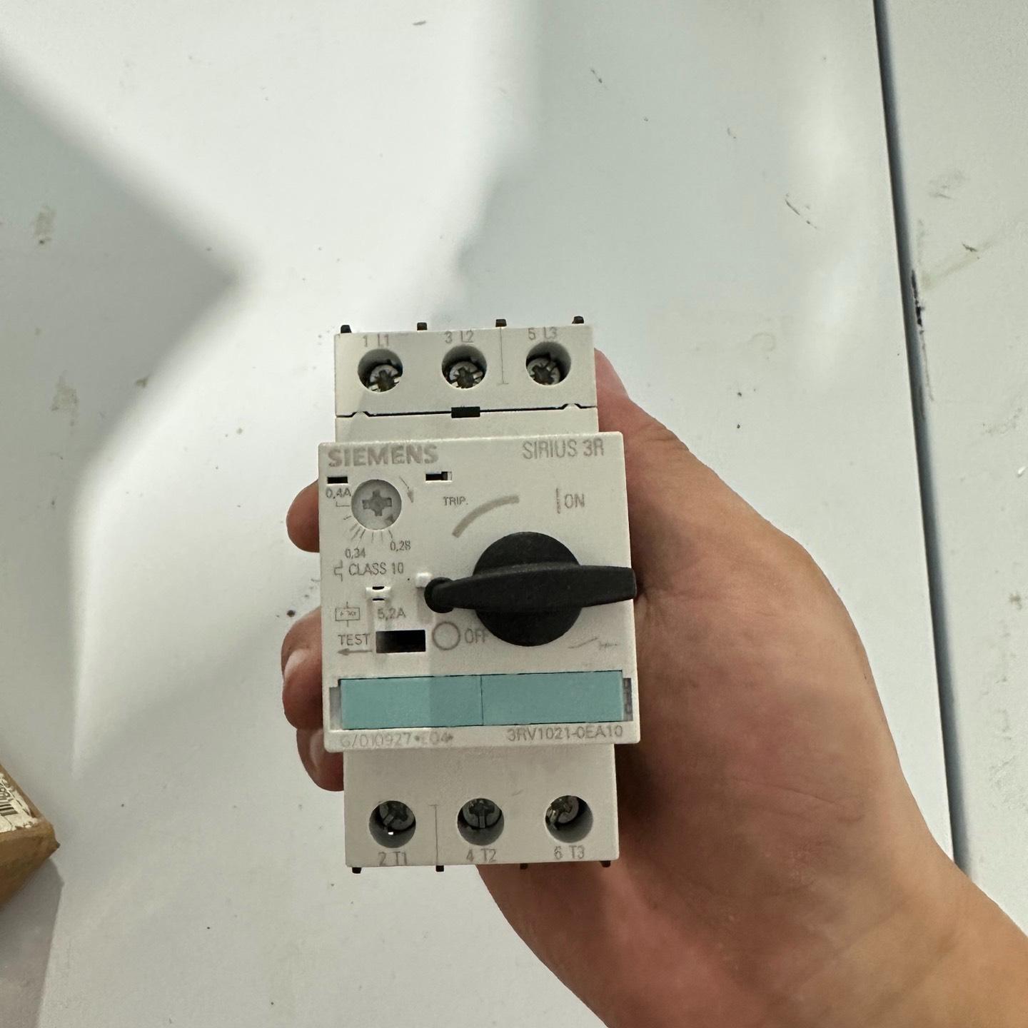 带3RV1021-1KA10马达断路器 5