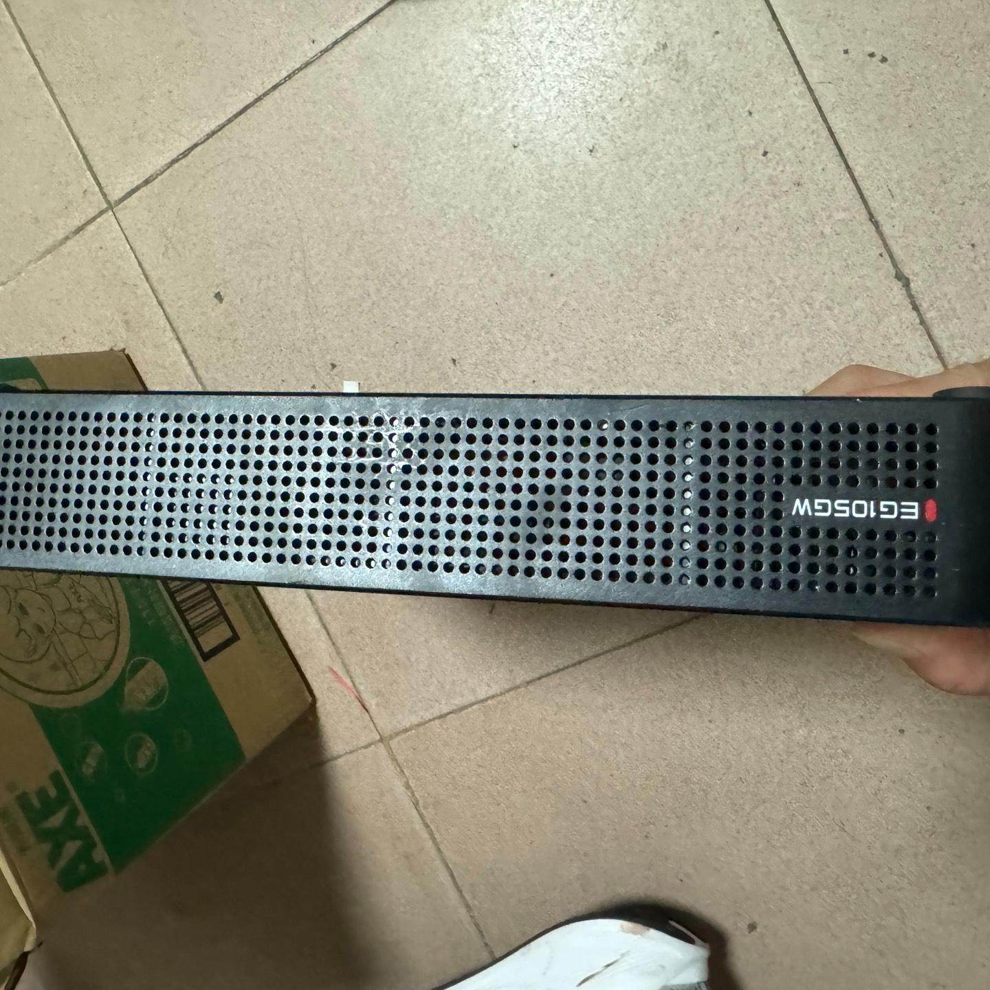 出睿易RG-EG105GW无线路由器 金属壳体 双WAN