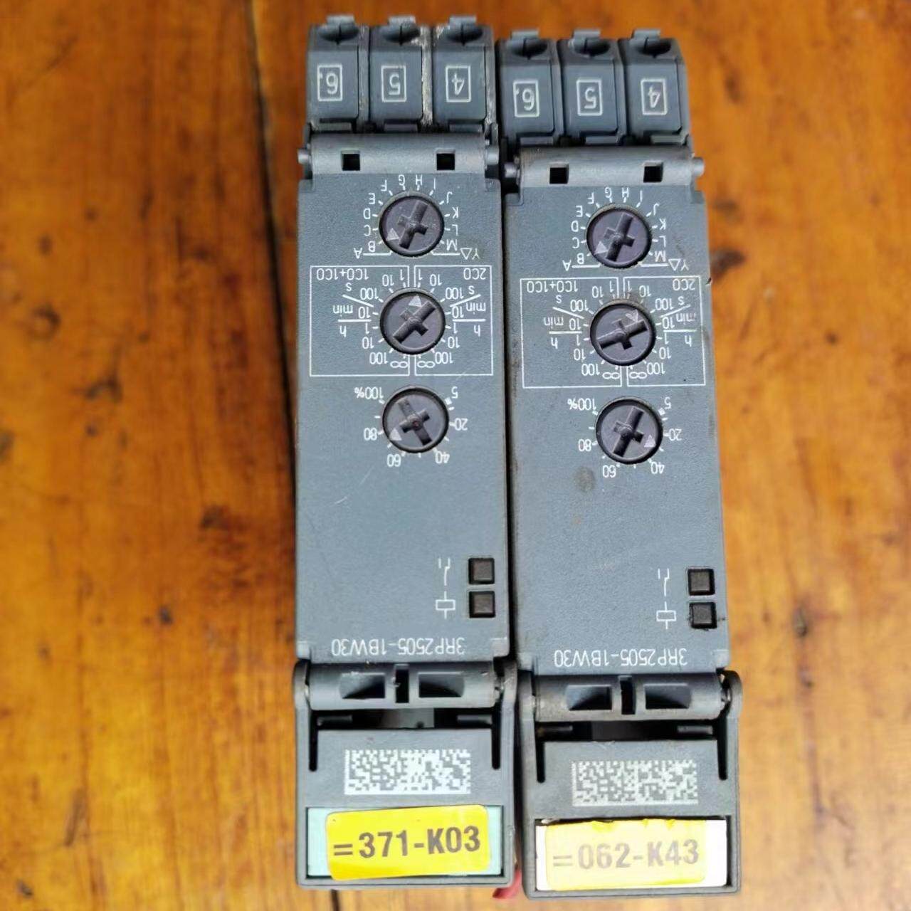 折机时间继电器 型号3RP2505-1BW30成色如图