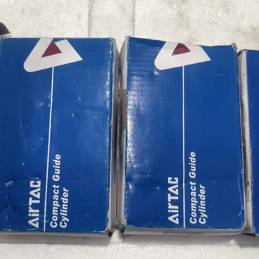 TCL 25X50S三轴气缸现货4个 成色如图 实