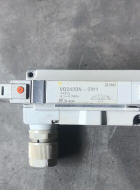 电磁阀  VQ2400N-5W1 有底座电磁阀