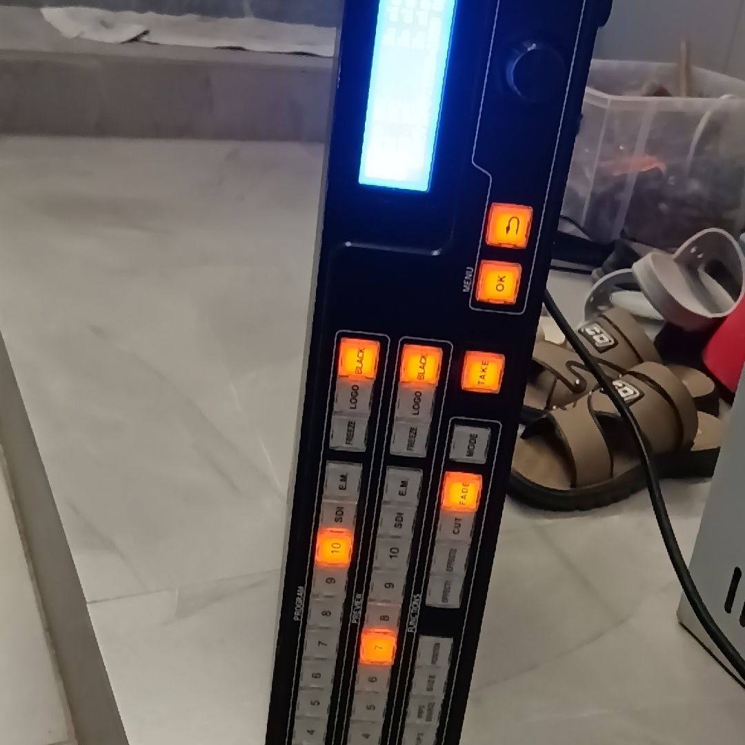 迈普视通620切换器 型号：MlC-620CS1 收到的