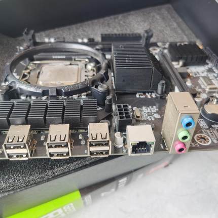 杂牌子X58主板出售  带X5660CPU 成色不错