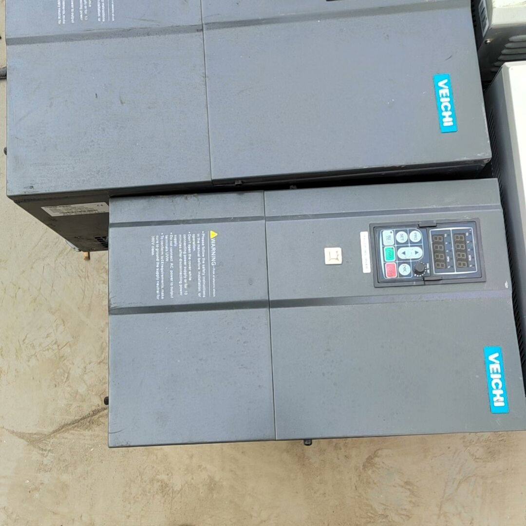 伟创变频器AC60-T3-037G/045P  拆机。1