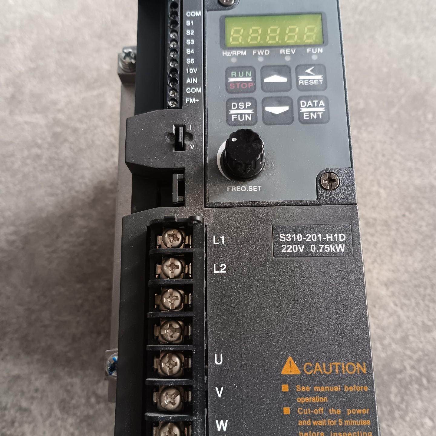 变频器 型号S310-201-H1D 0.75KW 22