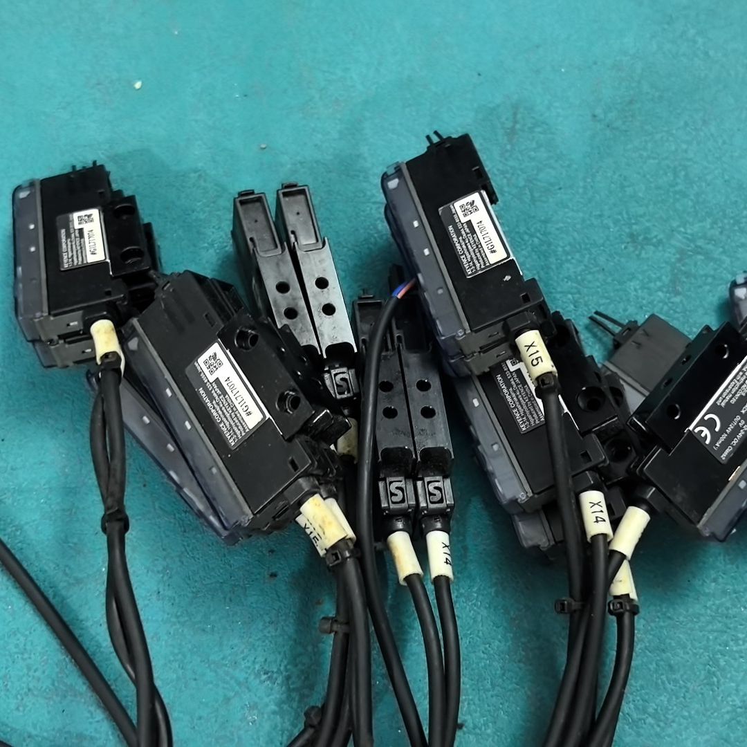 FS-V11光纤放大器 实物拍摄 成色如图 拆机功能正