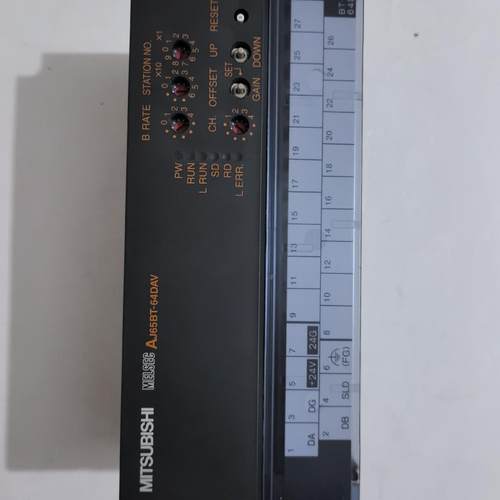 模块AJ65BT-64DAV 成色95新 功能包好。