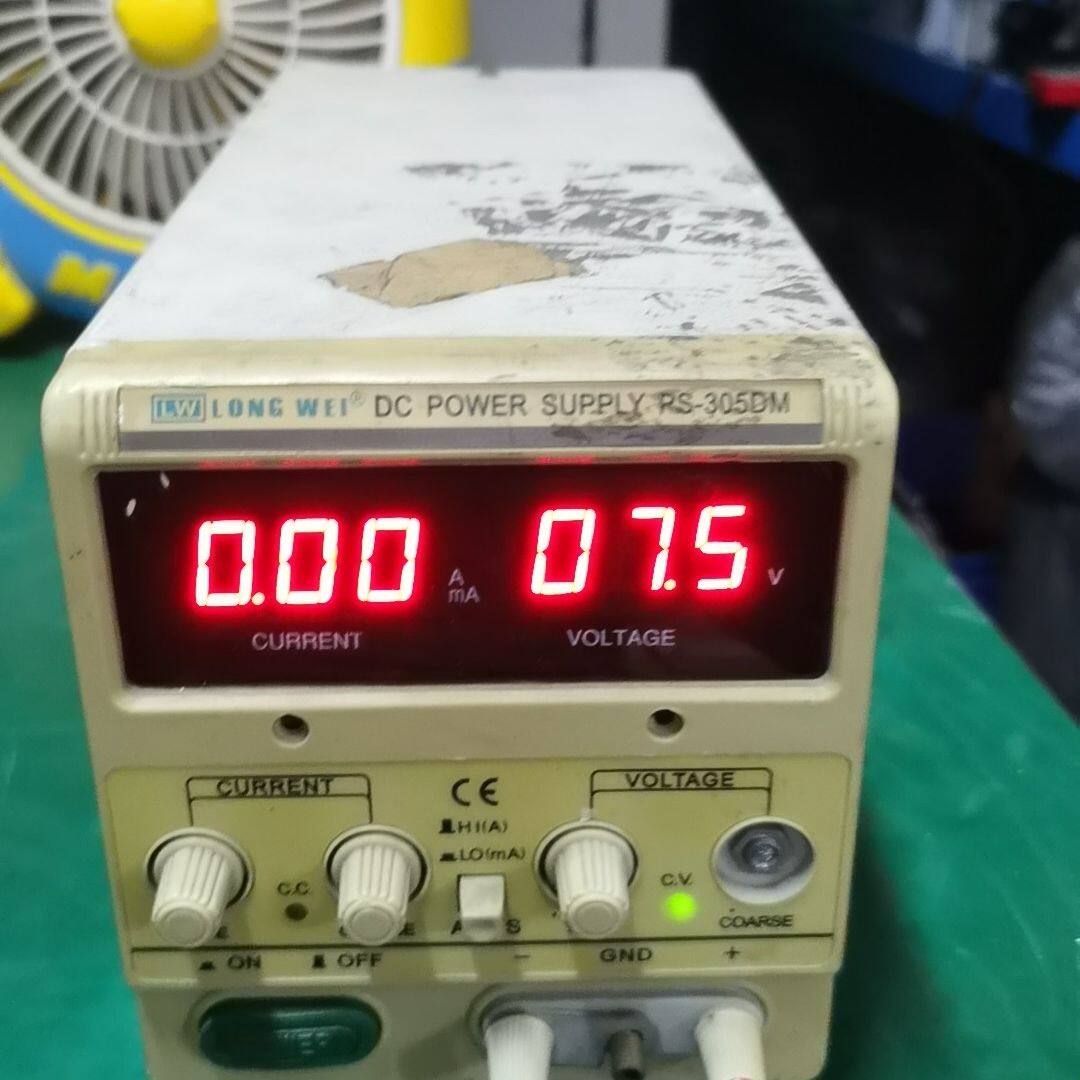 龙威PS-305DM可调电源 成色如图 开机正常 断了一
