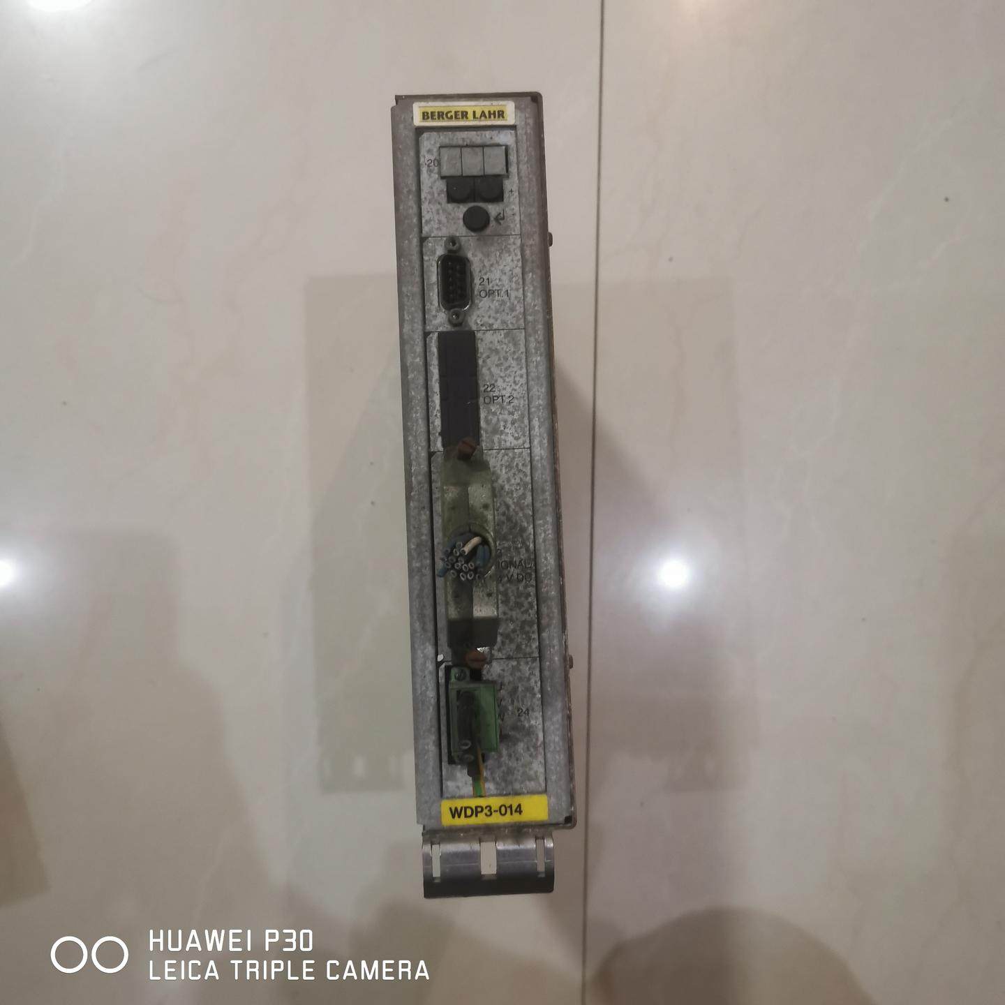 出百格拉伺服驱动器WDP3-014.0801 成色有明显